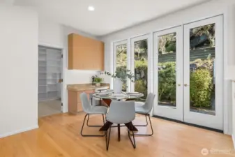 Breakfast nook (staged)
