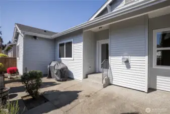 Direct access to the family room
