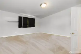 2nd bedroom (This is the bedroom that is filled with boxes when you come view, This picture is photoshopped without the boxes) Also, this room has it's own mini split!