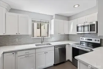 Enjoy sleep stainless appliances - all new within the last year or two.