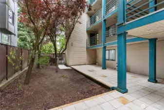 Community Courtyard w Room for Garden