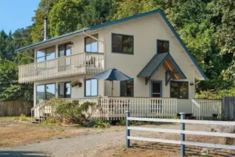 430sf of deck space.