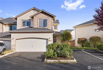 Beautifully kept home in quiet community.