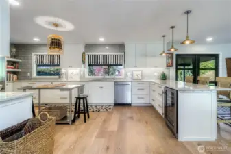 Open Kitchen and Eat-In Bar