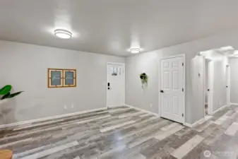 Large entry area w/ closet