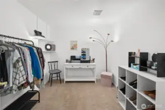 Bonus room in primary perfect for future en-suite