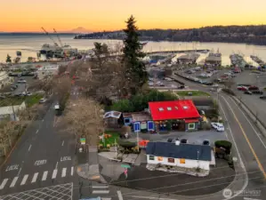 Investment opportunity in prime downtown Kingston location!