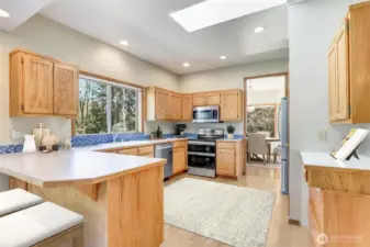 Kitchen (Virtually Staged to help you visualize)