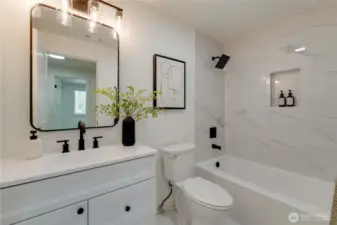 Upper Level Full Bath