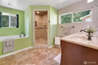 Large soaking tub & tiled shower