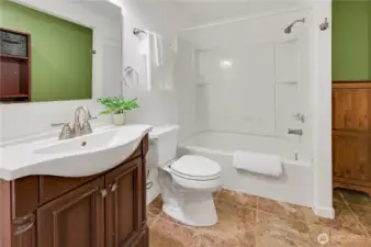 Full hall bath