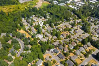 A neighborhood park is tucked right down the street, and you're ideally set right in between both Redmond and Kirkland.