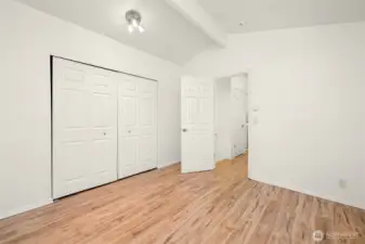2nd bedroom