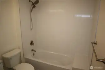 primary bedroom bath