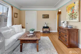 ~nice spacious living room