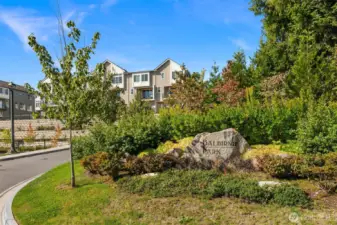 Sought-after Balbirnie park community is nested behind the street and beside peaceful greenbelt!