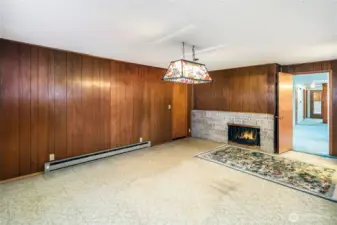Bonus room was set up with a pool table.