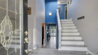 A beautiful first impression with defined levels and natural light