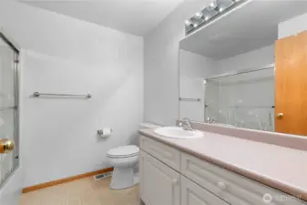 Full Upstairs bathroom
