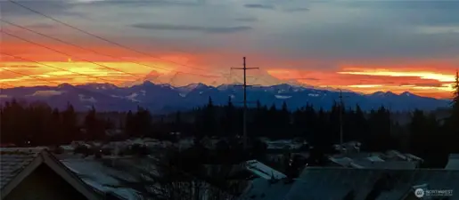 Rainier from Primary Bedroom