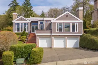 Sound and Olympic Mt Views,no thru traffic with  peaceful and private oversized yard