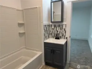 Jack and Jill bath