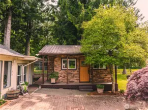 Separate office/ Hobby cabin