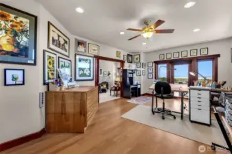 The studio/offoce, ocean views, white oak floors, step out to west balcony