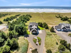 Great neighborhood not far from downtown Long Beach among beautiful homes. Your tranquil and beautiful seaside retreat awaits.