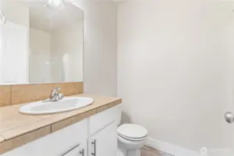 bath 1st fl
