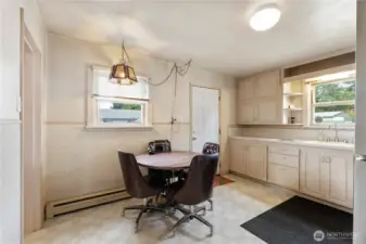 Kitchen w/eating space