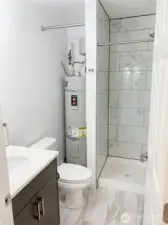 826 101 & 201 bathroom layout