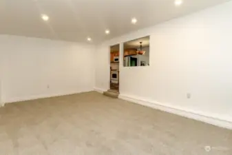 Large family room with new carpet!