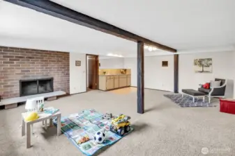 Recreational room (or possible studio rental)