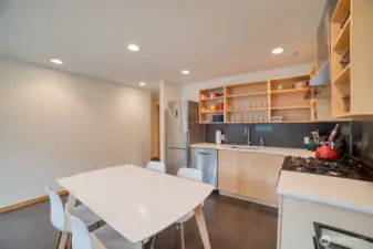 Kitchen w/eating space