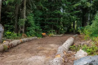 Community access trail to the slopes