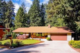 Stop by and experience all this home has to offer. Surrounded by nature and tucked into a private culdesac, this inviting home will not disappoint! (note: some photos are virtually staged for visualization purposes)