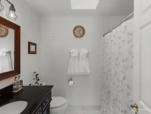 upper full bathroom