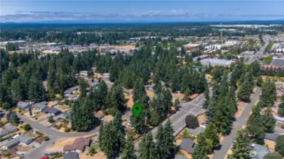 Location Location! 2 Mins Away From The Freeway