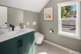 Upper level bath
