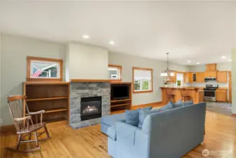 Cozy gas fireplace for easy on and off.