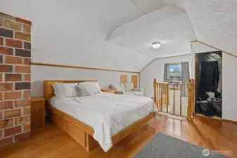 Upstairs Primary Suite, walk-in closet