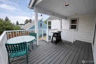 Covered Deck off kitchen