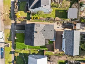 Overhead view highlighting yard and lot