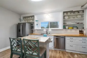 Perfect open cupboard design to display treasured dishware.