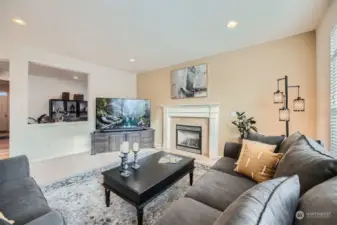 Wonderful Great Room, open concept, gas fireplace.