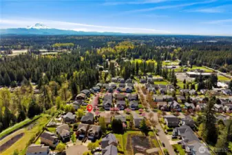 It doesn't get much better than this! Stroll to the vibrant Covington Community Park for the summer concerts and movie nights, or head to the Aquatic Center! You're also just minutes to Costco, Trader Joe's, Maple Valley, or wherever you need to be! Conveniently located in North Covington - skip the downtown traffic on your commute!
