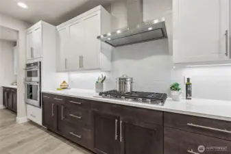5 Burner natural gas stove top! Photos are for representational purposes only.  Colors and options may vary.