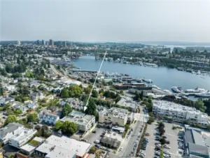 Easy commute to UW by car or bike!