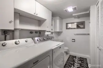 3/4 bath with laundry room